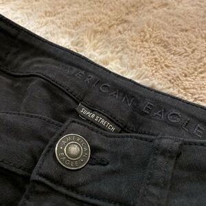 American Eagle Outfitters High-Rise Jegging in Black